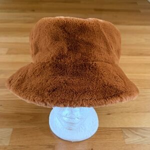 NWT Sprigs Reversible Faux Fur and Sherpa Bucket Hat Brown Black